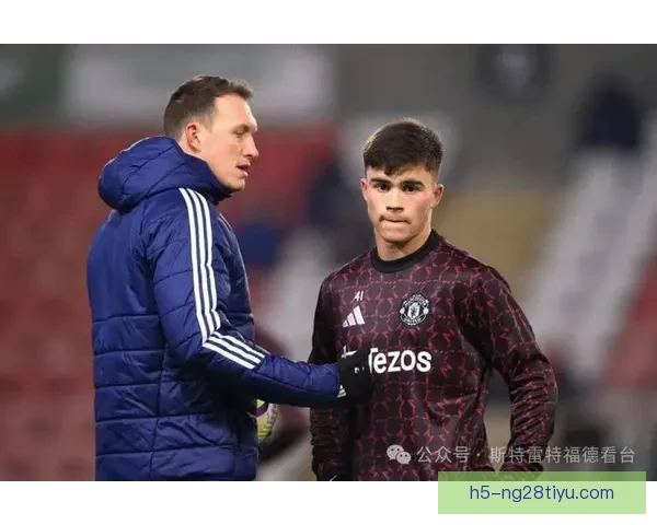 菲尔琼斯称阿森纳双星对曼联显软弱